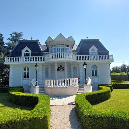 Castle Garden *** Lägenhet Szombathely Exteriör bild